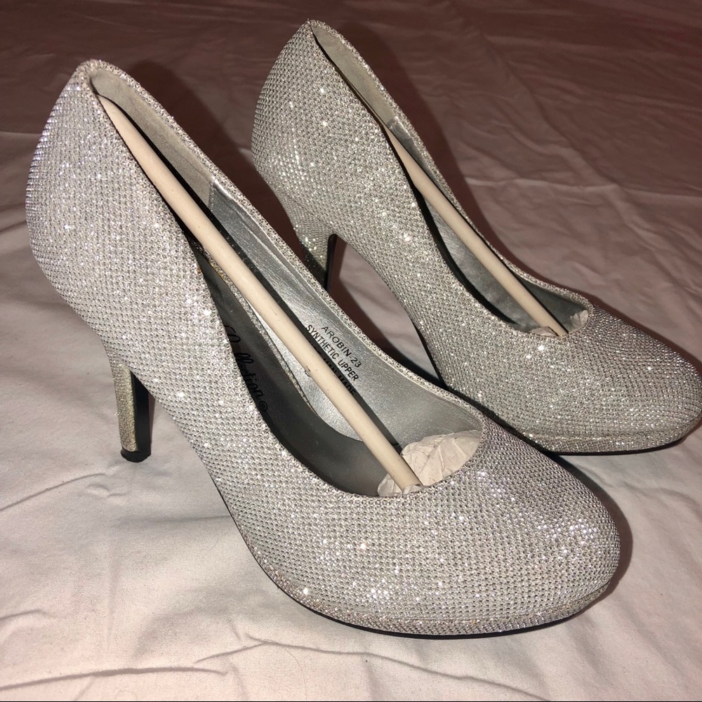Silver sparkly heels women’s size 5.5